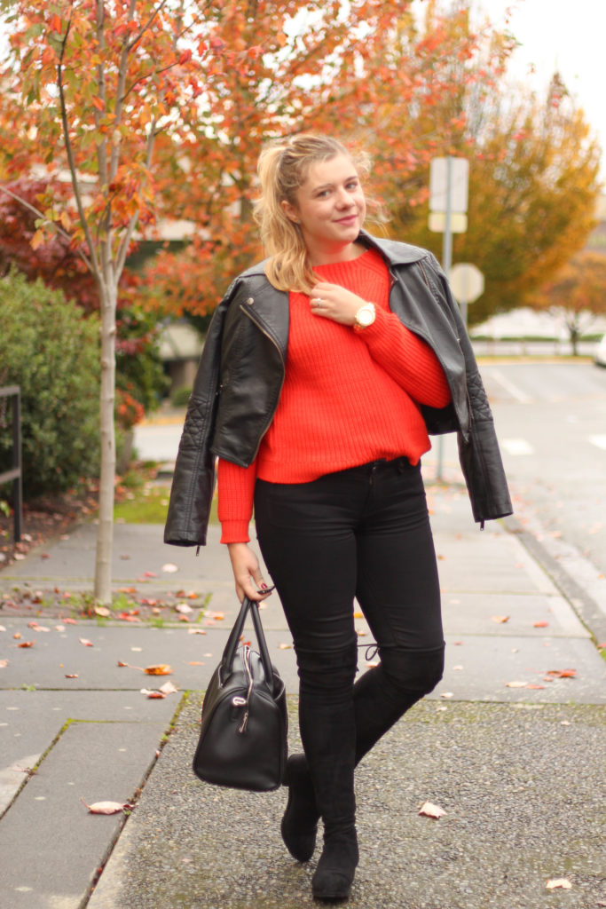 wearing orange and black like a blogger