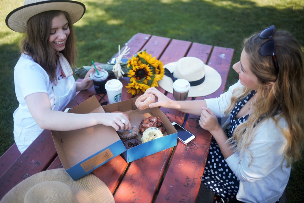 make the most of summer when you work - paperless post - toppot donuts - blogger girl gang - hello rigby - northwest blonde - lace and pearls blog 