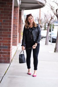 husband picks my outfit - sam edelman flats - pink flats - easy all black outfit - cuyana bucket bag