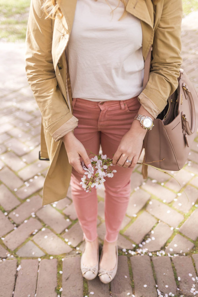 spring style essentials - trench coat - why you need a trench coat - UW cherry blossoms - Old Navy straight leg jeans - pink jeans outfit 