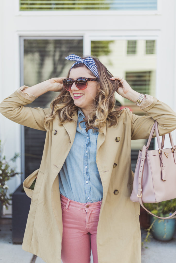 how to wear pastel jeans - how to wear pink jeans - pink jeans outfit idea - old navy straight leg jeans - spring style essentials - easy spring outfit idea