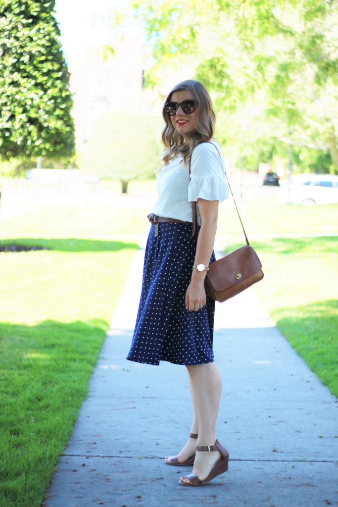 classic summer sandals - how to pick summer sandals - polka dot skirt outfit - cute summer outfit idea