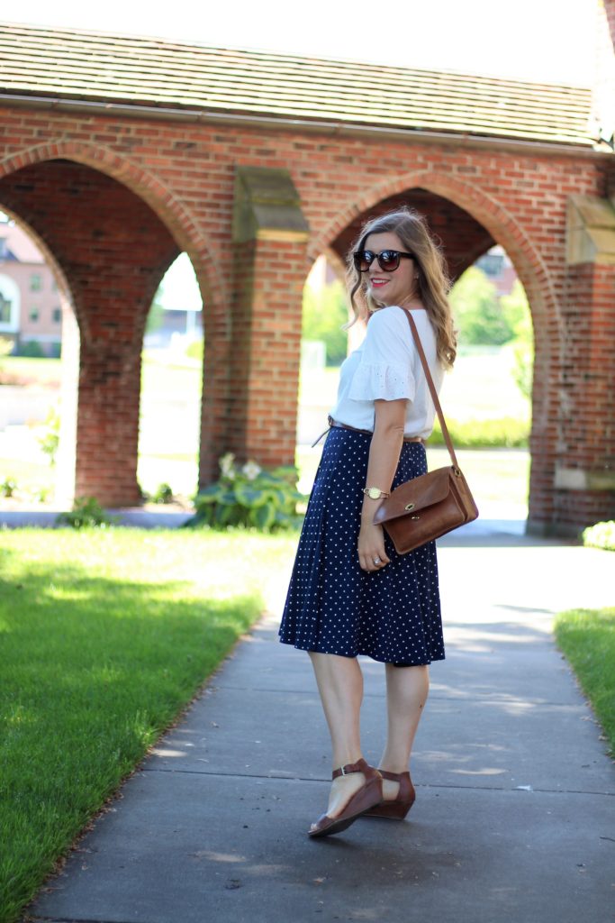 classic summer sandals - how to pick summer sandals - polka dot skirt outfit - cute summer outfit idea