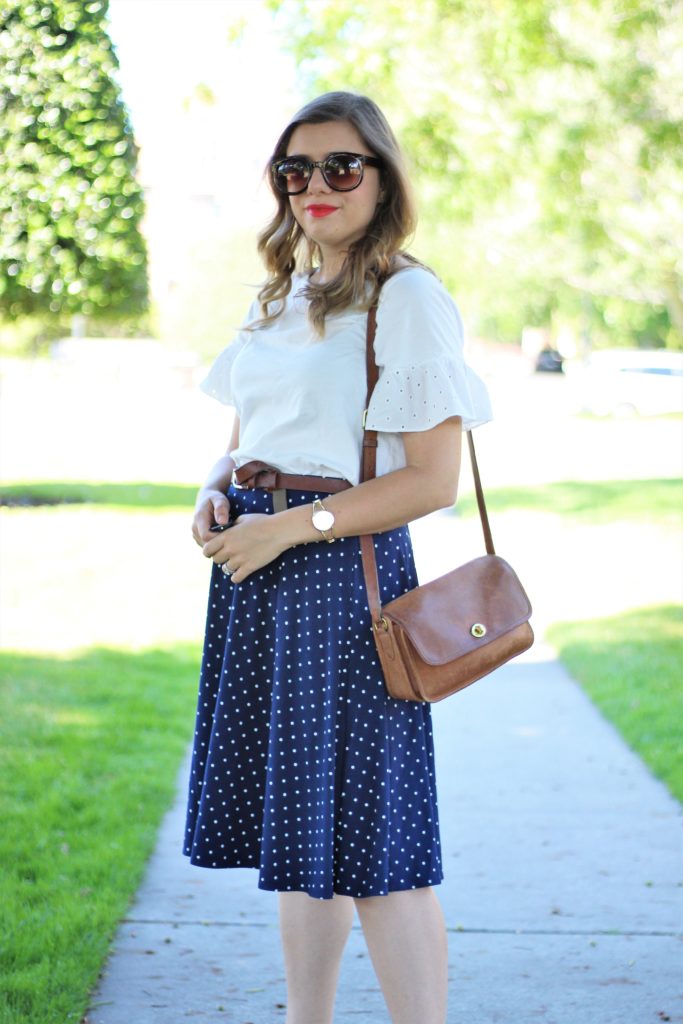 classic summer sandals - how to pick summer sandals - polka dot skirt outfit - cute summer outfit idea