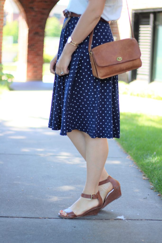 classic summer sandals - how to pick summer sandals - polka dot skirt outfit - cute summer outfit idea