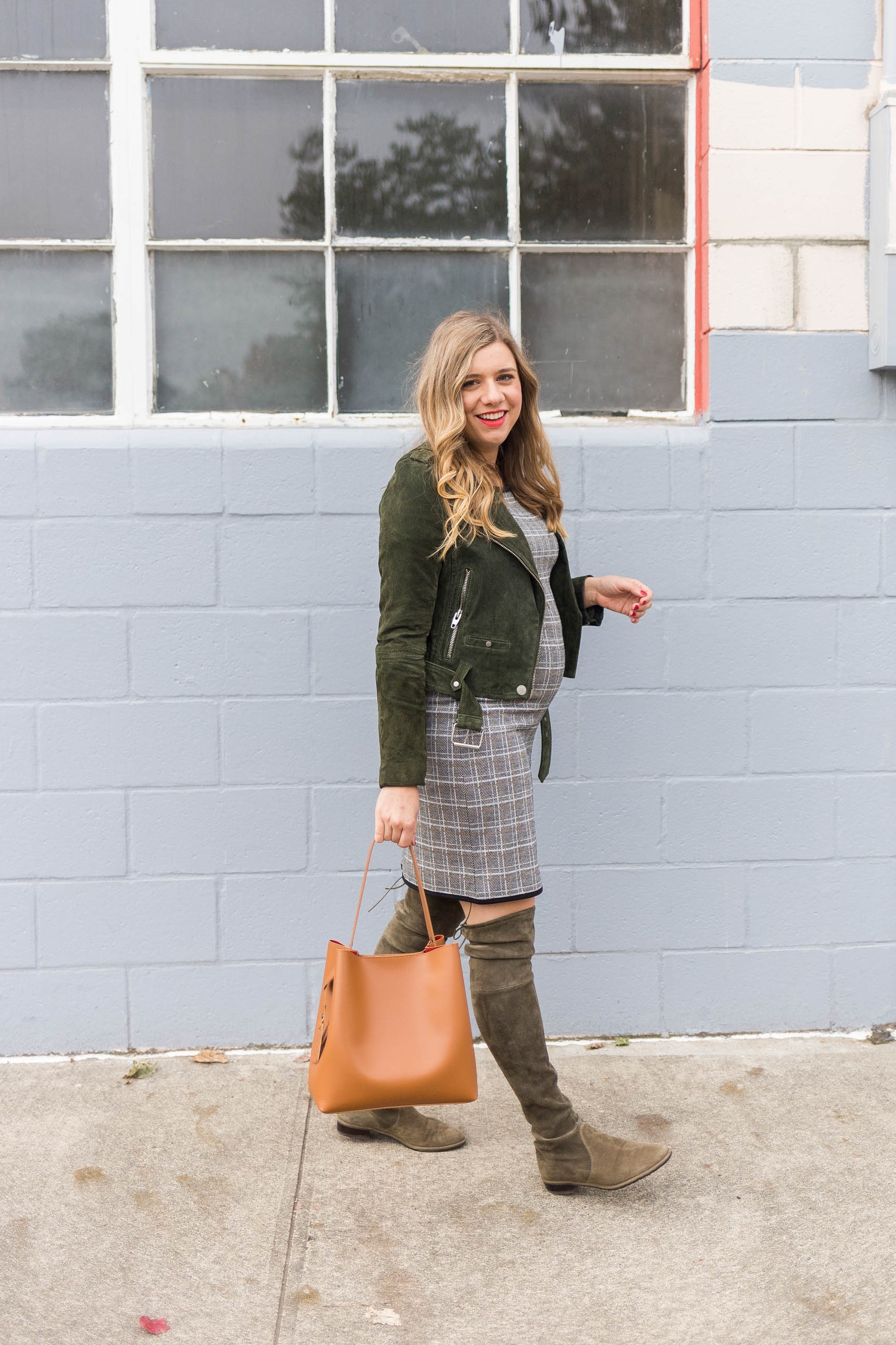 Turning Heads Linkup- Styling an Olive Green Bag with Dark Florals -  Elegantly Dressed and Stylish