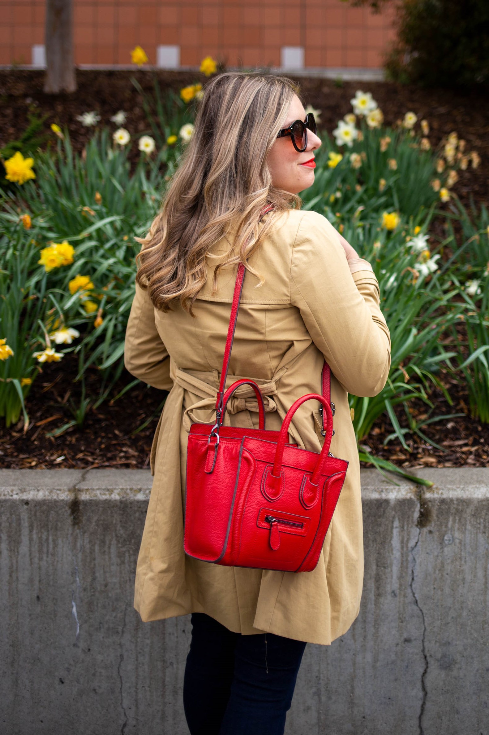 wardrobe staples that never fail - j.crew trench - j.jill denim leggings - Celine luggage tote look a like - Seattle stule blog - Northwest Blonde