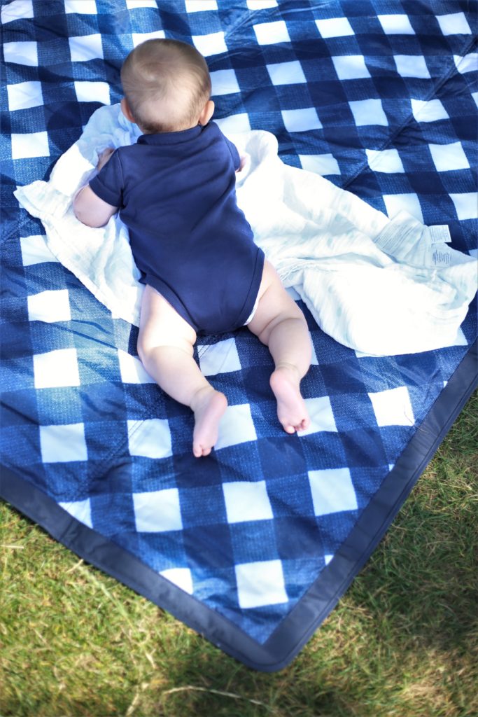 little unicorn outdoor blanket review - gingham blanket - gingham outdoor blanket - northwest blonde - seattle style blog