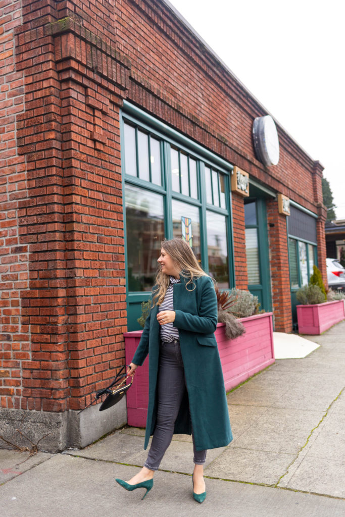 northwest blonde - seattle style blog - grey jeans outfit idea