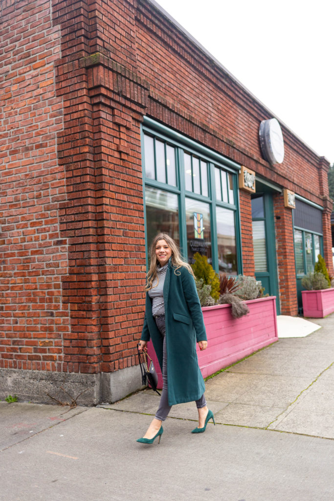northwest blonde - seattle style blog - grey jeans outfit idea