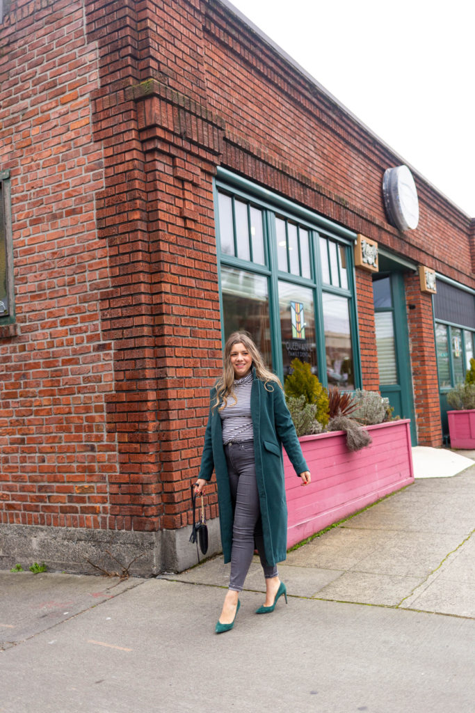 northwest blonde - seattle style blog - grey jeans outfit idea