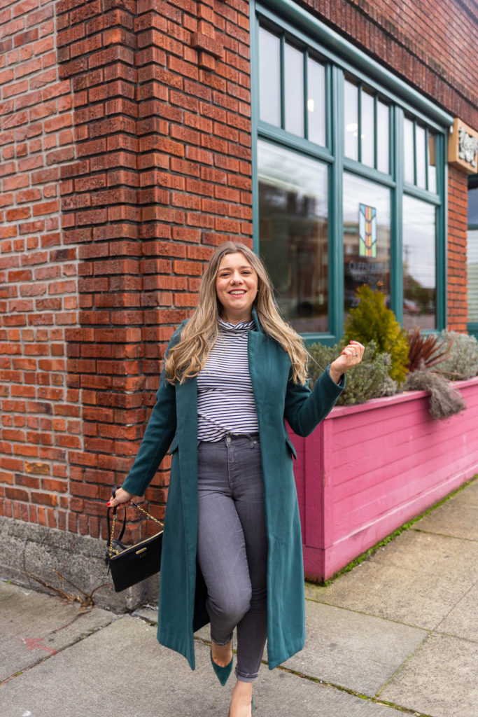 northwest blonde - seattle style blog - grey jeans outfit idea