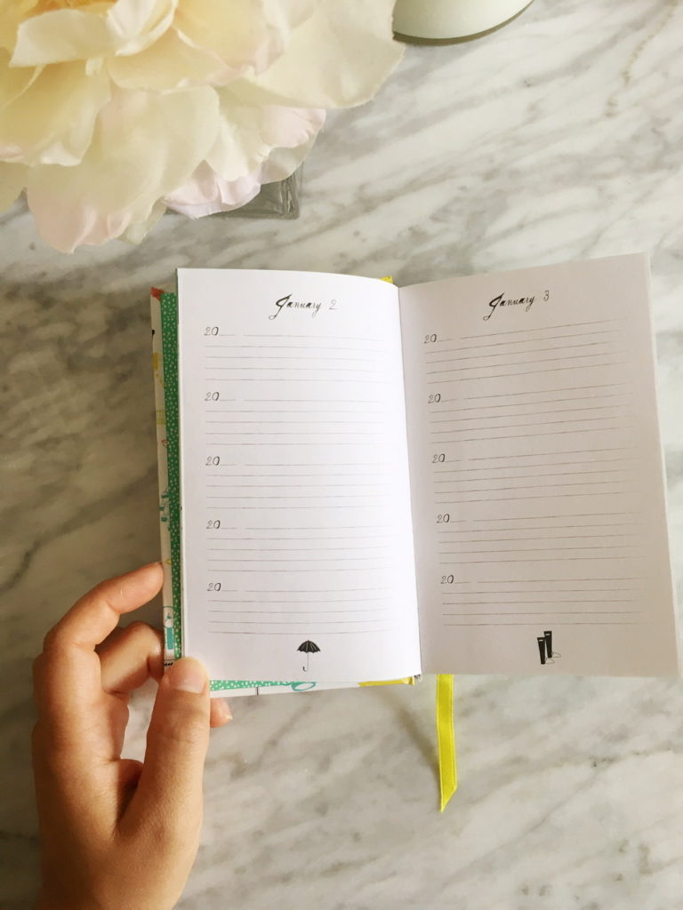 everyday journal - bullet journal - one line a day journal - how to start journaling 