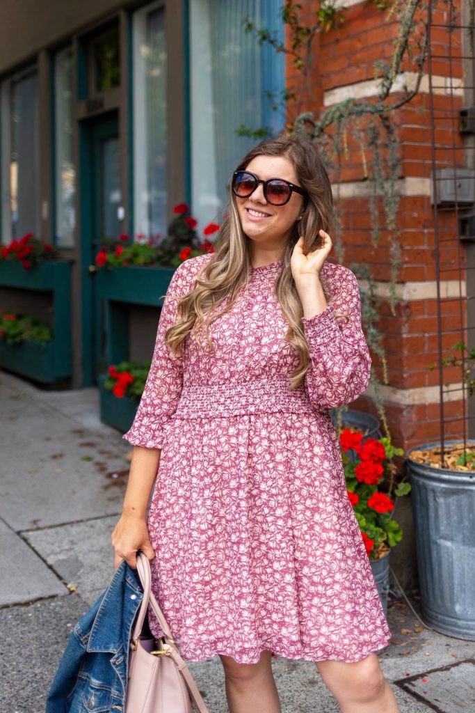 Want to learn how to wear a dress and sneakers? This easy combo is perfect for moms who want to look cute but still run after their kids. Click to read how this mom is wearing sneakers and dresses all summer long. 