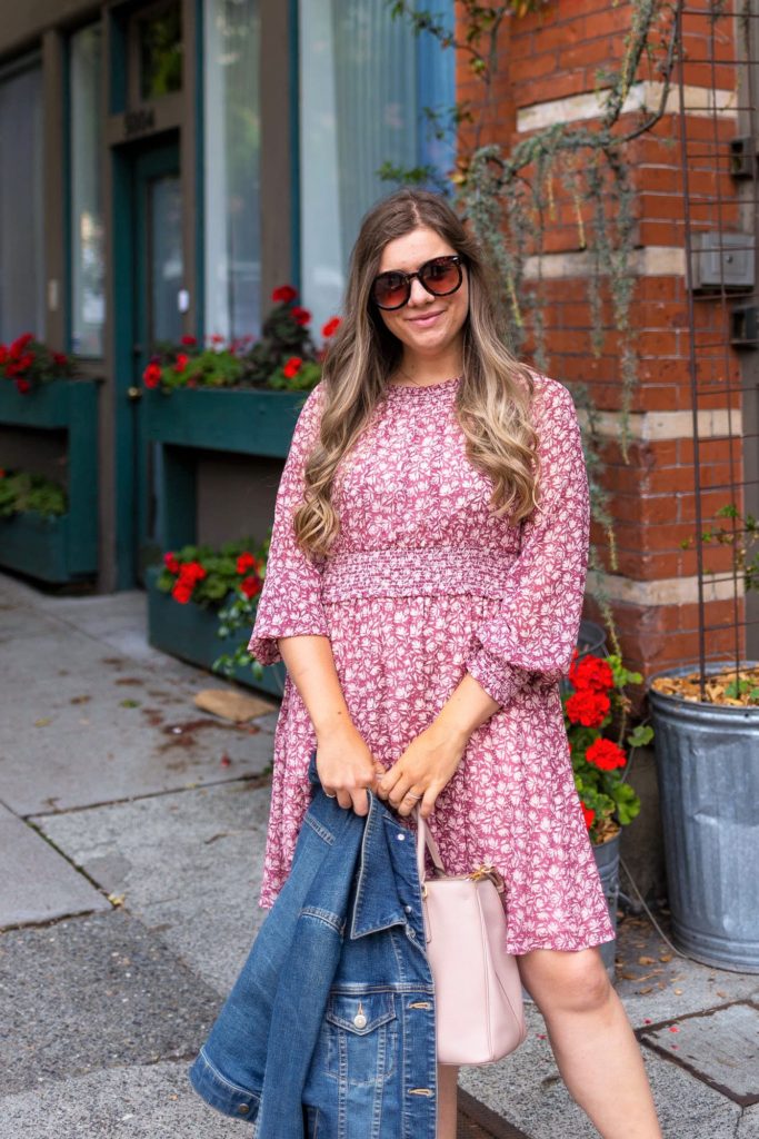 Want to learn how to wear a dress and sneakers? This easy combo is perfect for moms who want to look cute but still run after their kids. Click to read how this mom is wearing sneakers and dresses all summer long. 