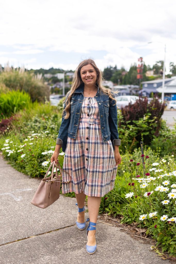 Do you want a easy feminine outfit for spring and summer? These Gal Meets Glam Collection dresses might be just what you're looking for. Read this Gal Meets Glam Collection review to see if this GMG Collection Peyton dress is for you! It's an easy summer outfit idea to pin for later