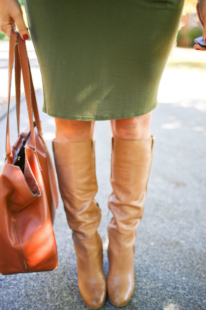 A stretchy dress and slouchy boots are an easy fall outfit idea for when you want to get dressed up for fall. This cute fall outfit is a easy way to wear a dress with boots. Get more fall outfit ideas on NorthwestBlonde.com #fallfashion #falloutfitidea