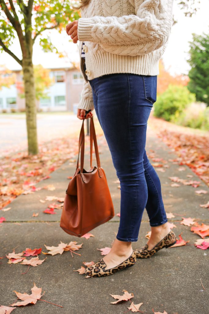 You'll love fall in this cozy fall outfit. A chunky knit sweater is ideal for when the temperature dips below 60 degrees. Get all the details of this easy fall outfit by clicking through or save if for fall outfit inspiration later #fallfashion #falloutfitidea