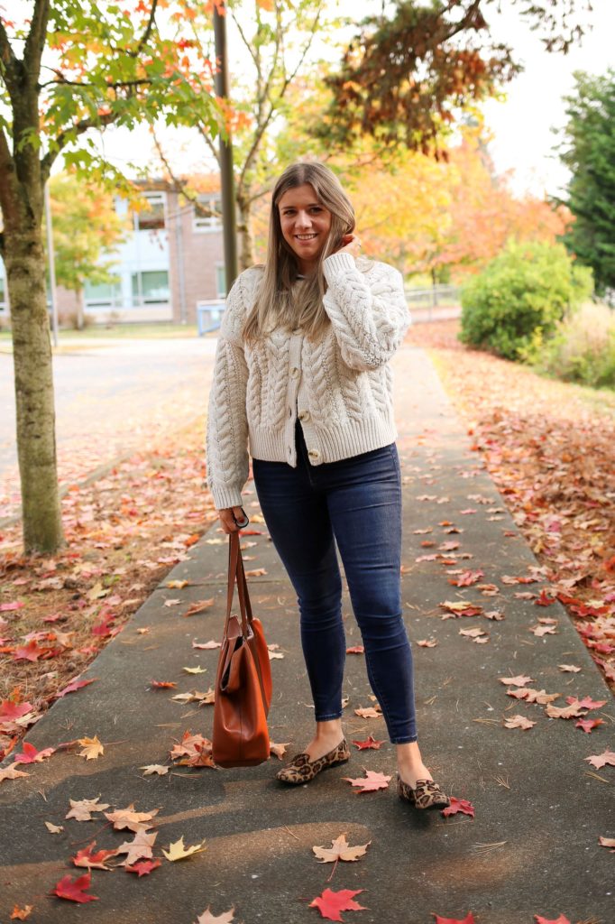 You'll love fall in this cozy fall outfit. A chunky knit sweater is ideal for when the temperature dips below 60 degrees. Get all the details of this easy fall outfit by clicking through or save if for fall outfit inspiration later #fallfashion #falloutfitidea