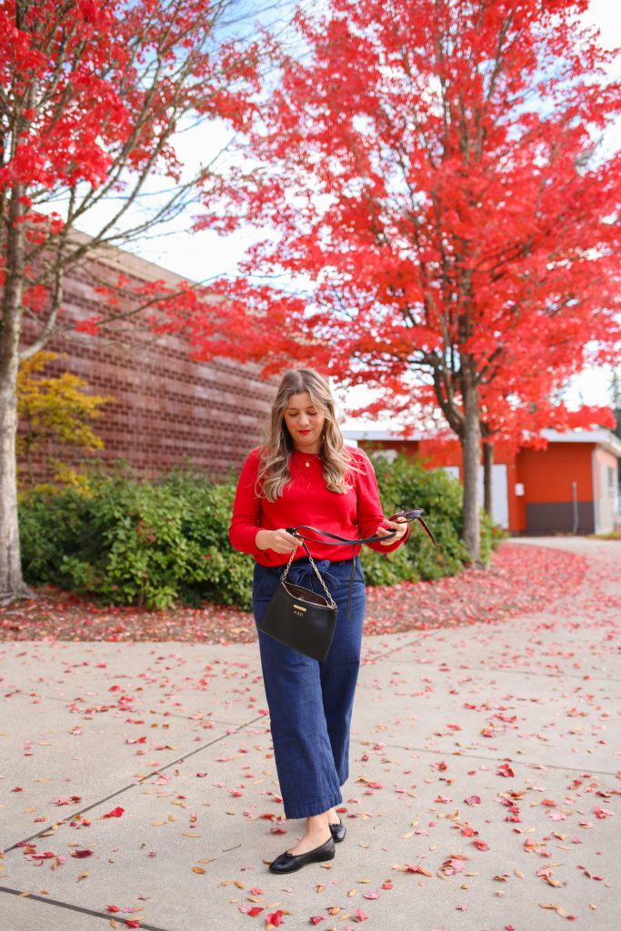 Cute and simple fall outfit that could be a Thanksgiving outfit idea #falloutfit #falloutfitidea