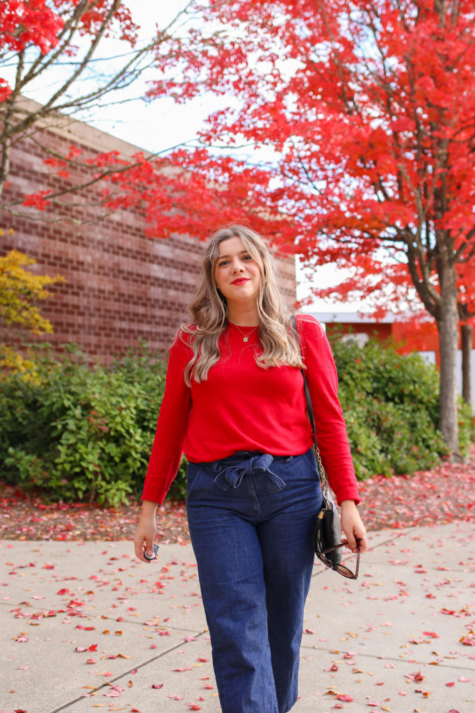 Cute and simple fall outfit that could be a Thanksgiving outfit idea #falloutfit #falloutfitidea