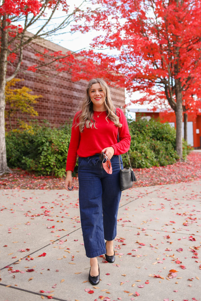 Cute and simple fall outfit that could be a Thanksgiving outfit idea #falloutfit #falloutfitidea